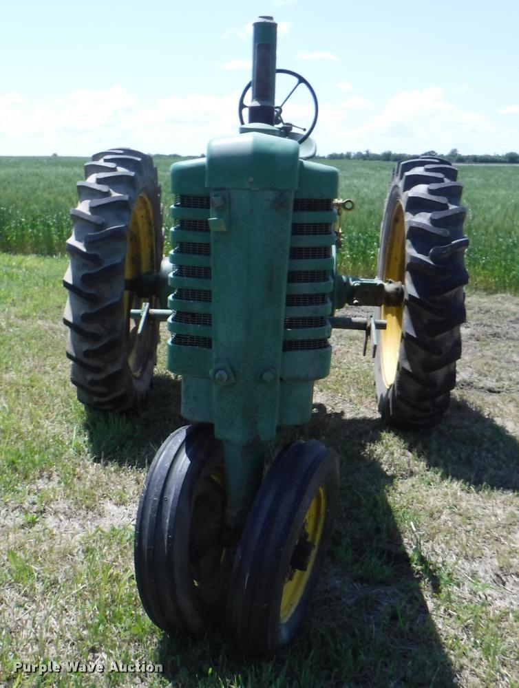 image for item DJ9179 1947 John Deere B tractor