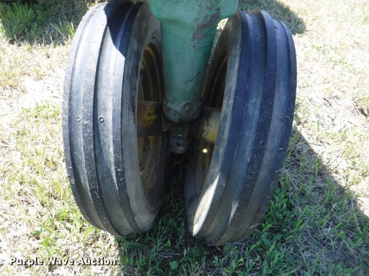 image for item DJ9179 1947 John Deere B tractor