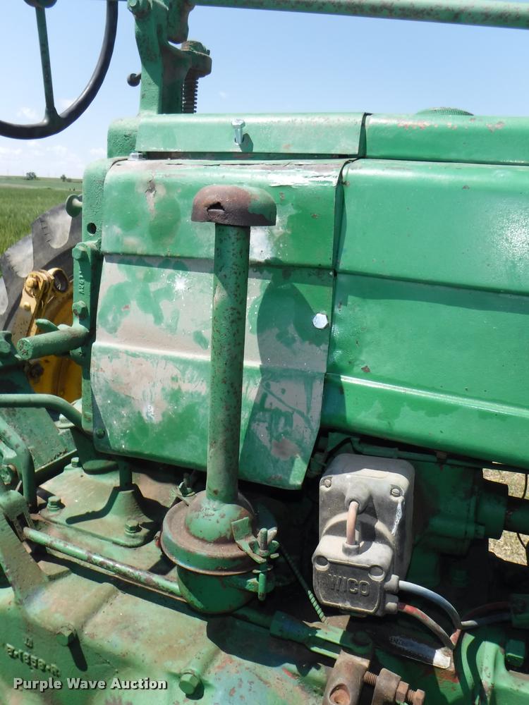 image for item DJ9179 1947 John Deere B tractor