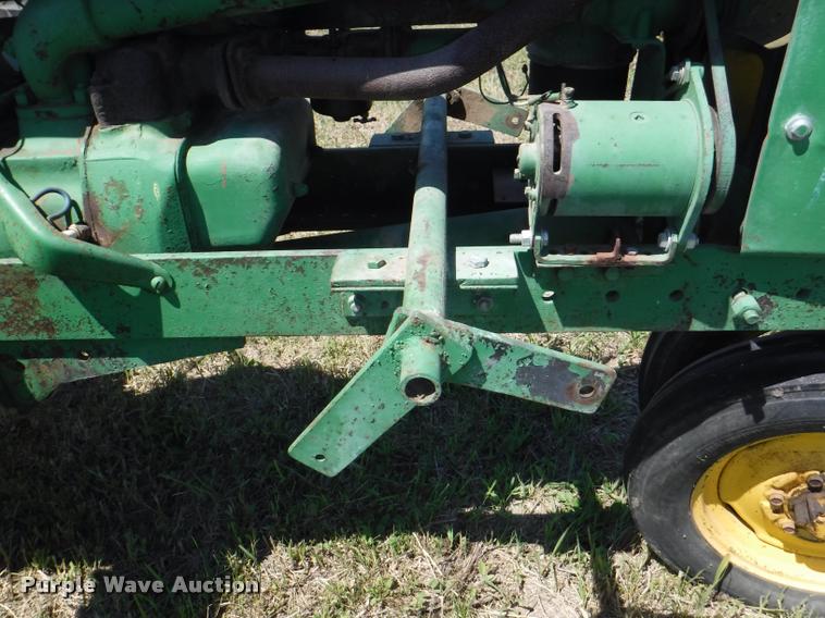 image for item DJ9179 1947 John Deere B tractor