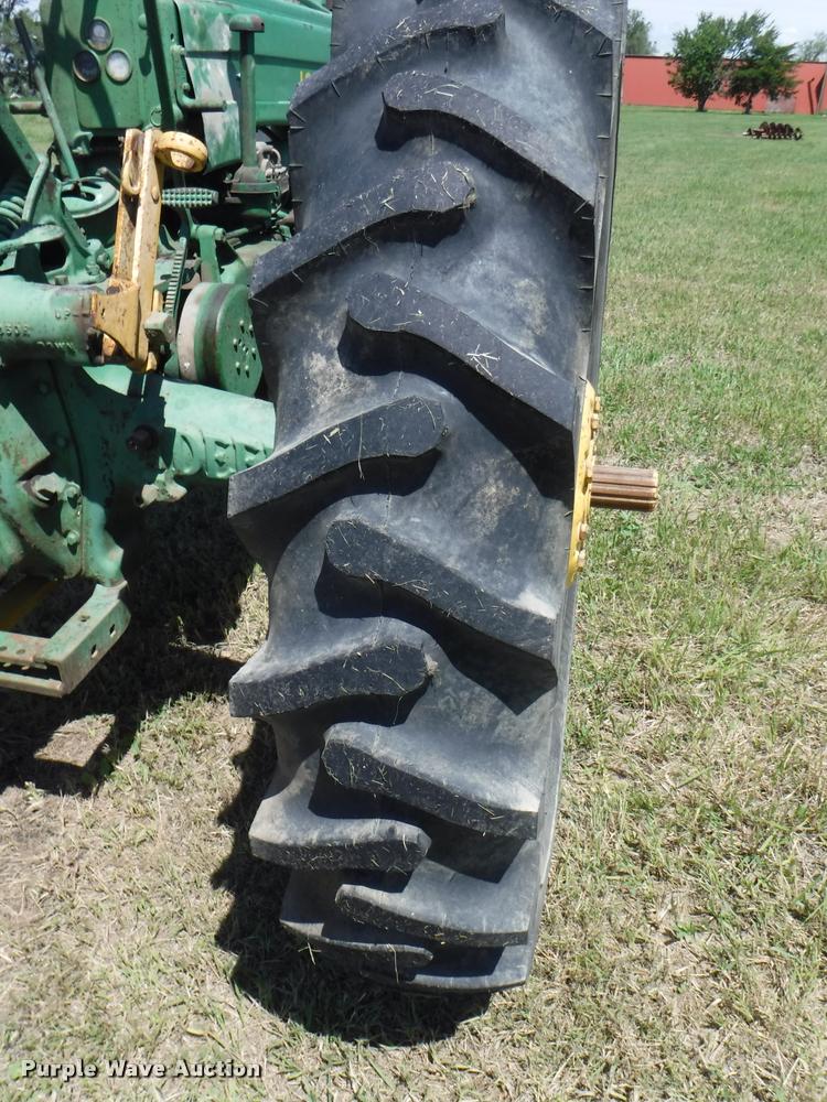 image for item DJ9179 1947 John Deere B tractor