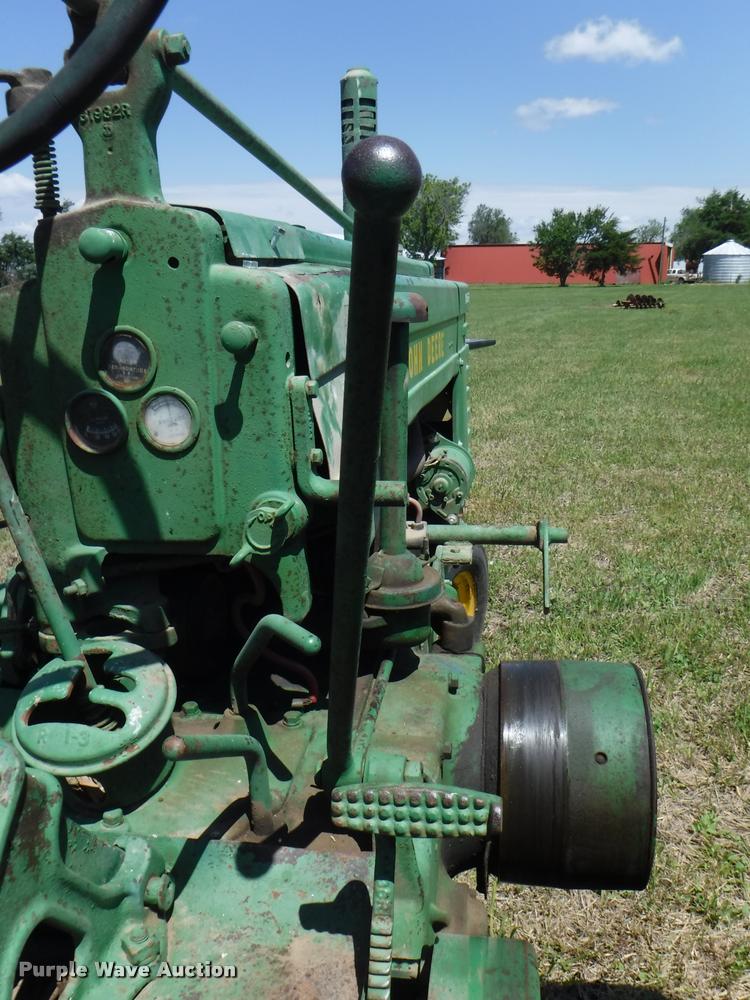 image for item DJ9179 1947 John Deere B tractor