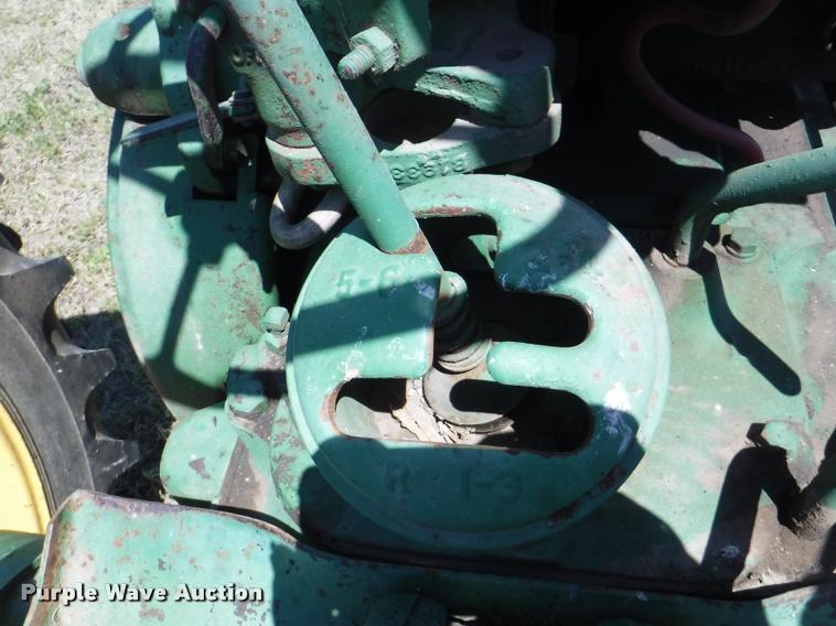 image for item DJ9179 1947 John Deere B tractor