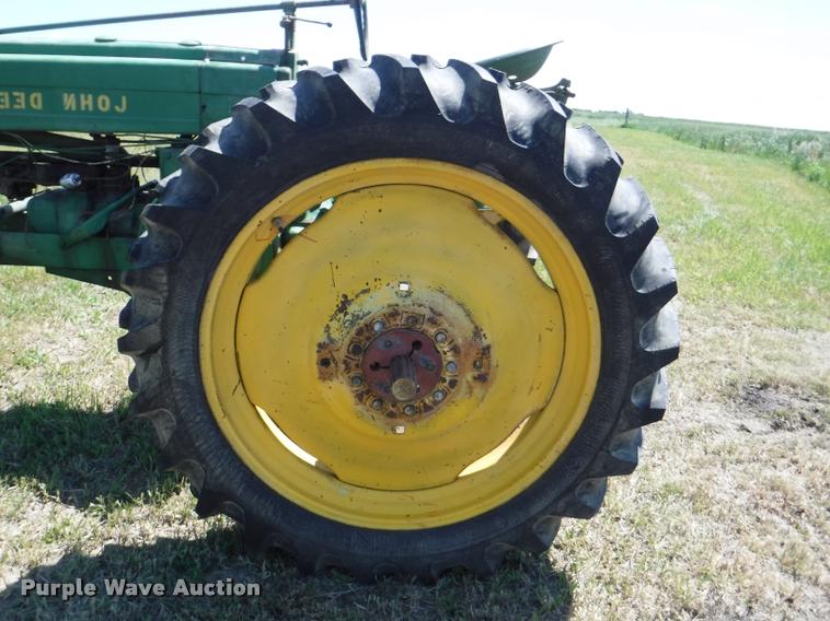 image for item DJ9179 1947 John Deere B tractor