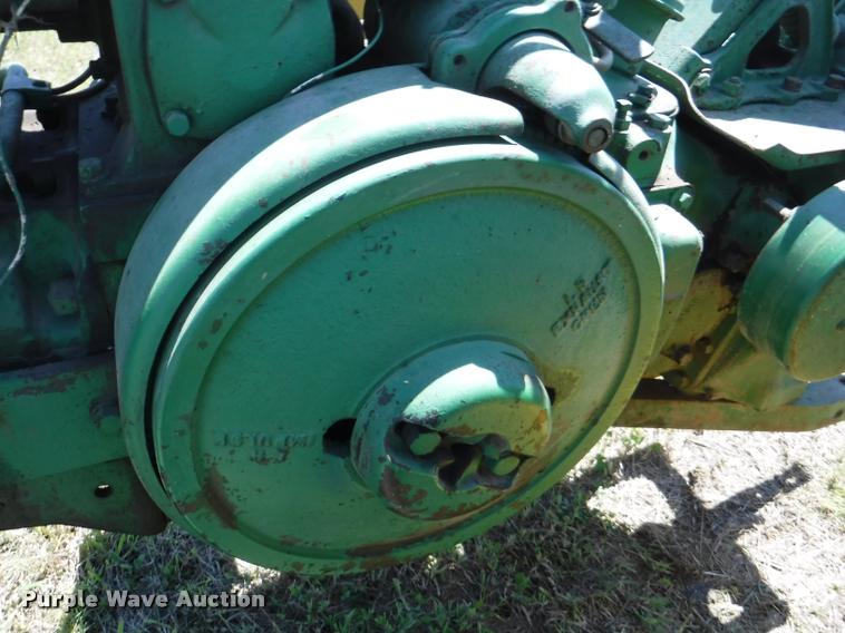 image for item DJ9179 1947 John Deere B tractor