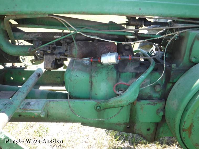 image for item DJ9179 1947 John Deere B tractor