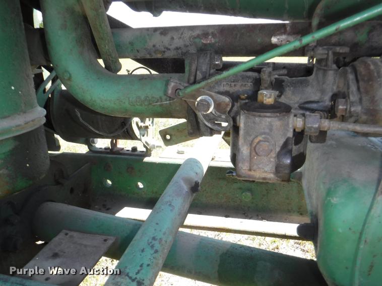 image for item DJ9179 1947 John Deere B tractor