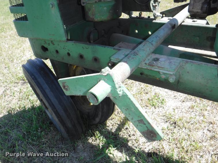 image for item DJ9179 1947 John Deere B tractor