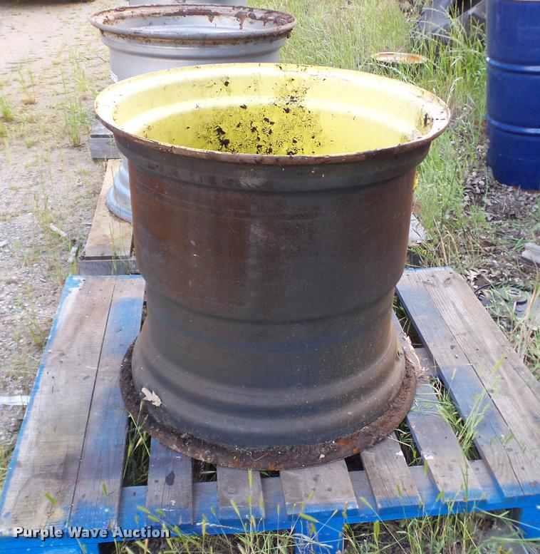 image for item DJ9948 (3) John Deere 28L-26 rear combine wheels