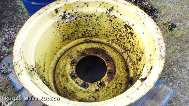 image for item DJ9948 (3) John Deere 28L-26 rear combine wheels