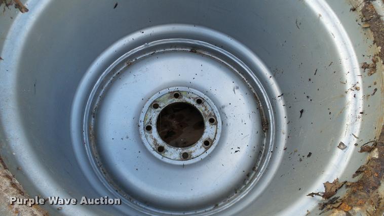 image for item DJ9948 (3) John Deere 28L-26 rear combine wheels