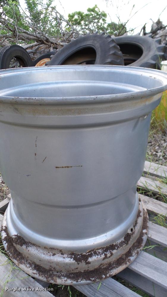 image for item DJ9948 (3) John Deere 28L-26 rear combine wheels