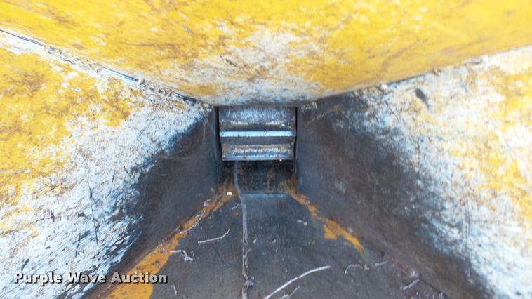 image for item DO9744 2007 Vermeer BC600XL wood chipper