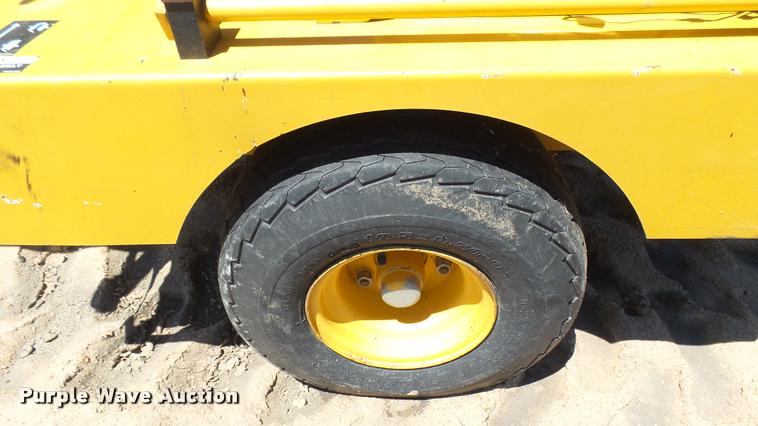 image for item DO9744 2007 Vermeer BC600XL wood chipper