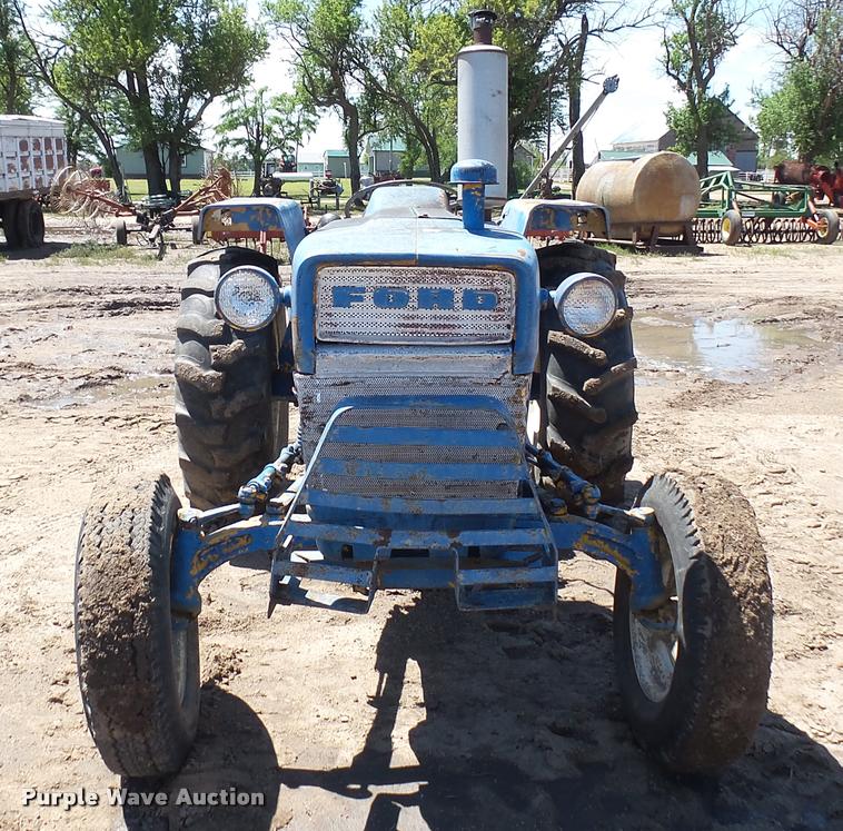 image for item DO9745 Ford 3400 tractor