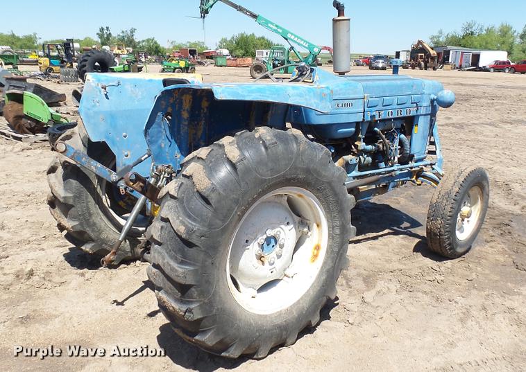 image for item DO9745 Ford 3400 tractor
