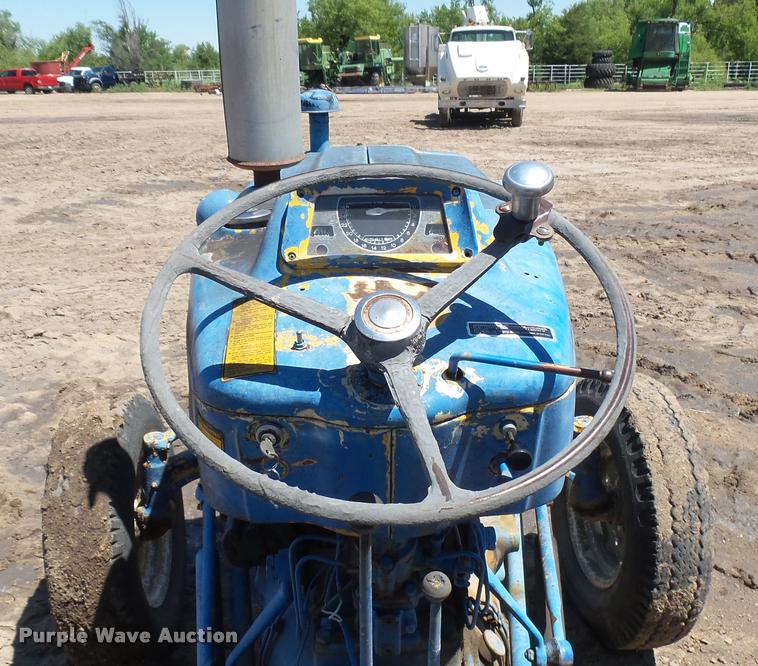 image for item DO9745 Ford 3400 tractor