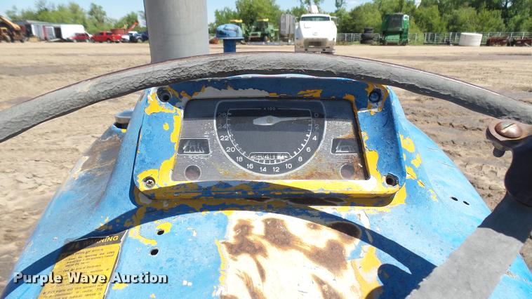 image for item DO9745 Ford 3400 tractor