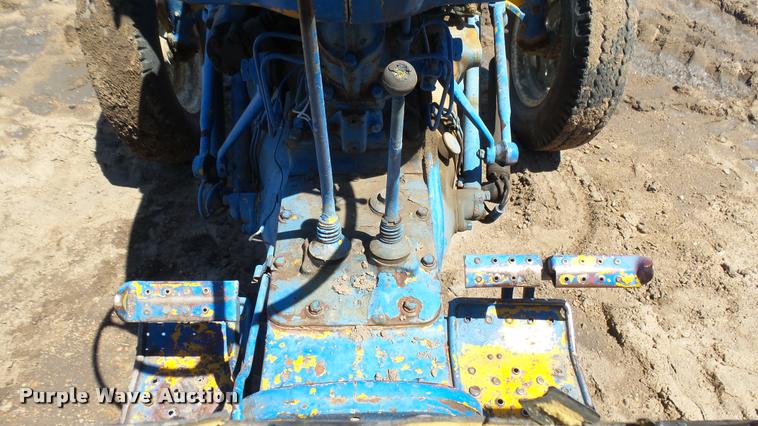 image for item DO9745 Ford 3400 tractor