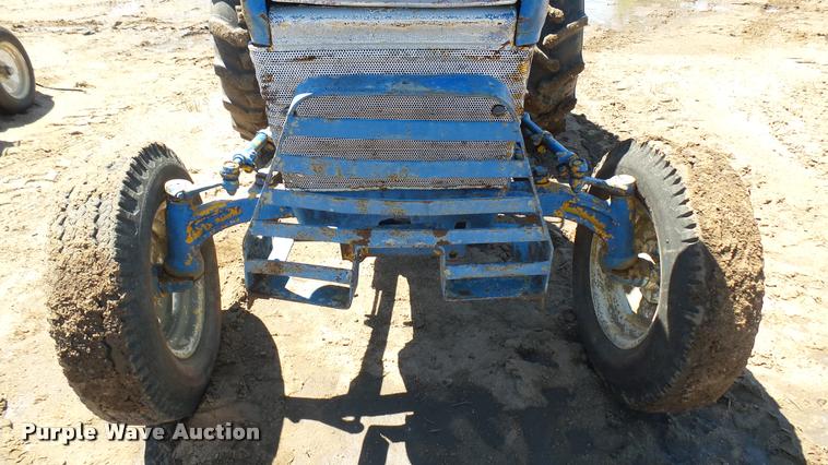 image for item DO9745 Ford 3400 tractor