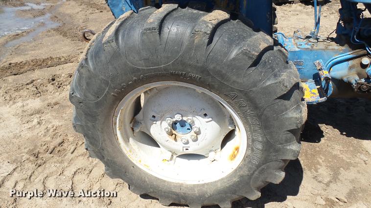 image for item DO9745 Ford 3400 tractor
