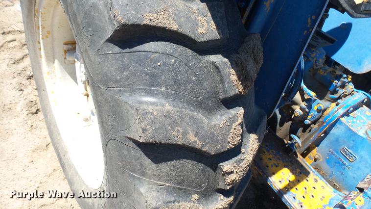 image for item DO9745 Ford 3400 tractor