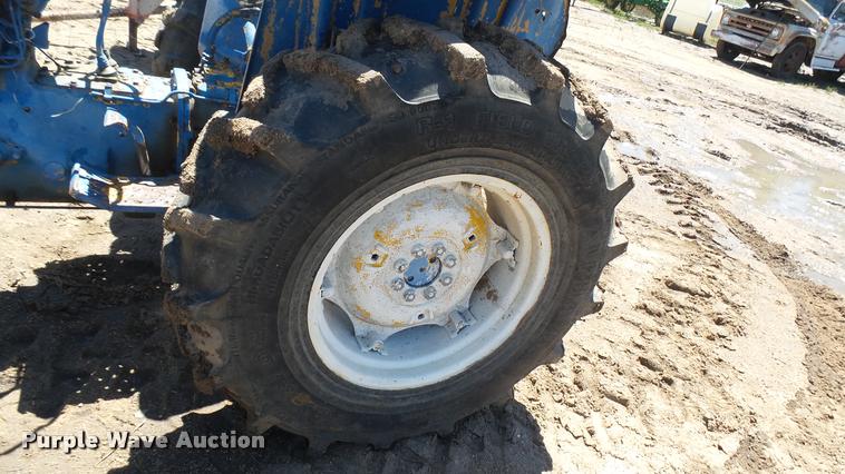 image for item DO9745 Ford 3400 tractor
