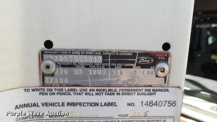 image for item DO9746 1977 Ford 7000 flatbed truck with crane