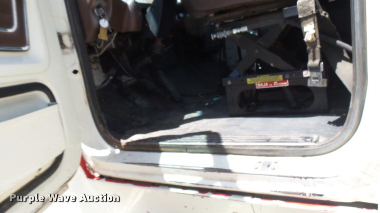 image for item DO9746 1977 Ford 7000 flatbed truck with crane