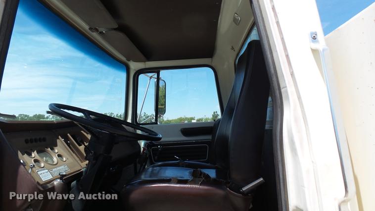 image for item DO9746 1977 Ford 7000 flatbed truck with crane