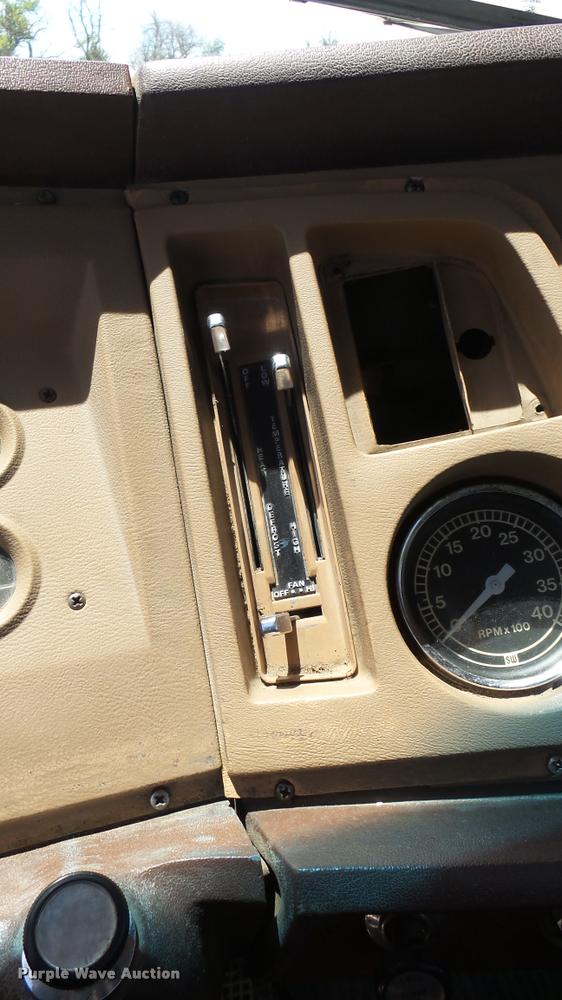 image for item DO9746 1977 Ford 7000 flatbed truck with crane