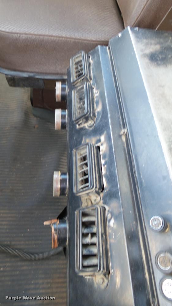 image for item DO9746 1977 Ford 7000 flatbed truck with crane