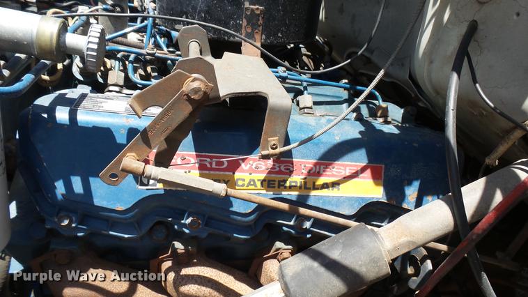 image for item DO9746 1977 Ford 7000 flatbed truck with crane