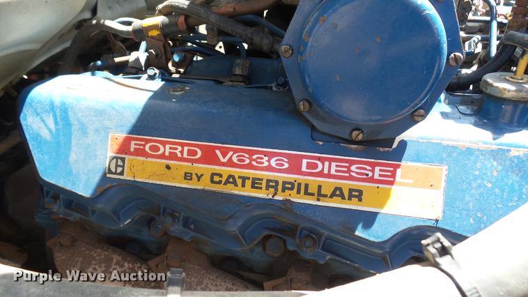 image for item DO9746 1977 Ford 7000 flatbed truck with crane