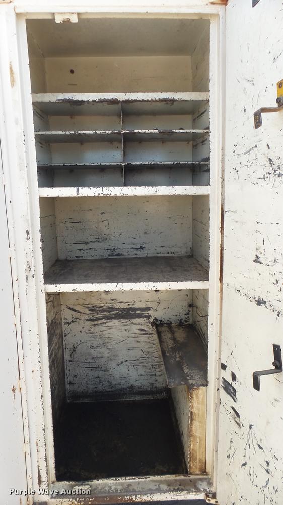 image for item DO9746 1977 Ford 7000 flatbed truck with crane