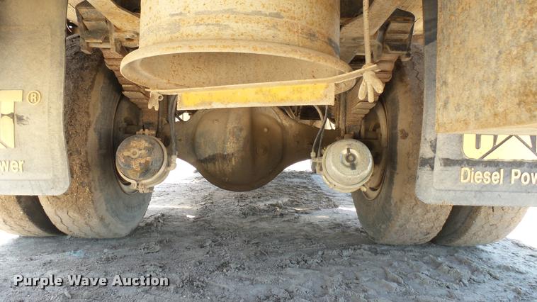 image for item DO9746 1977 Ford 7000 flatbed truck with crane