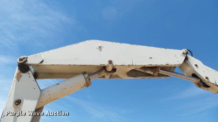 image for item DO9746 1977 Ford 7000 flatbed truck with crane