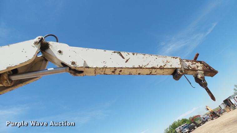 image for item DO9746 1977 Ford 7000 flatbed truck with crane