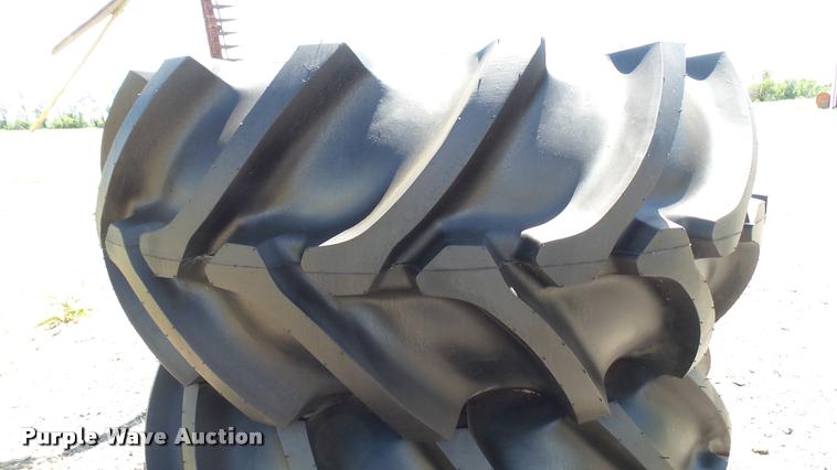 image for item DQ9061 (2) Firestone Champion Spade Grip 30.5L-32 R-2 tires