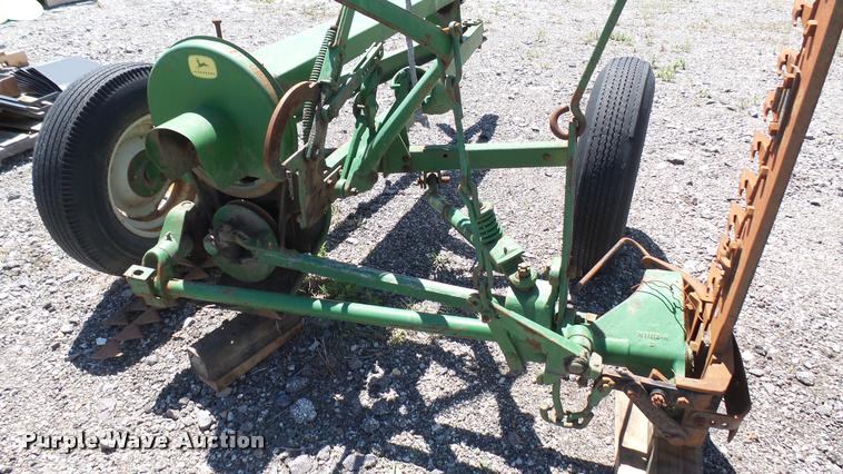 image for item DQ9062 John Deere 37 sickle mower
