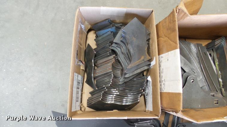 image for item DQ9063 Claas RU direct cut header parts