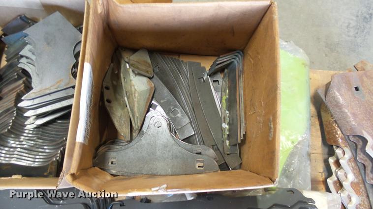 image for item DQ9063 Claas RU direct cut header parts