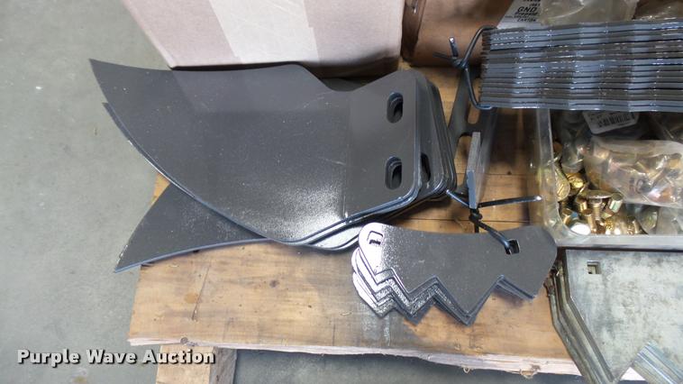 image for item DQ9063 Claas RU direct cut header parts