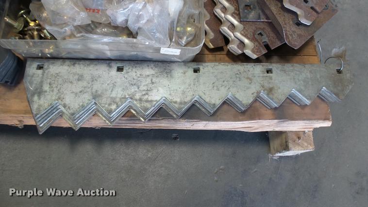 image for item DQ9063 Claas RU direct cut header parts