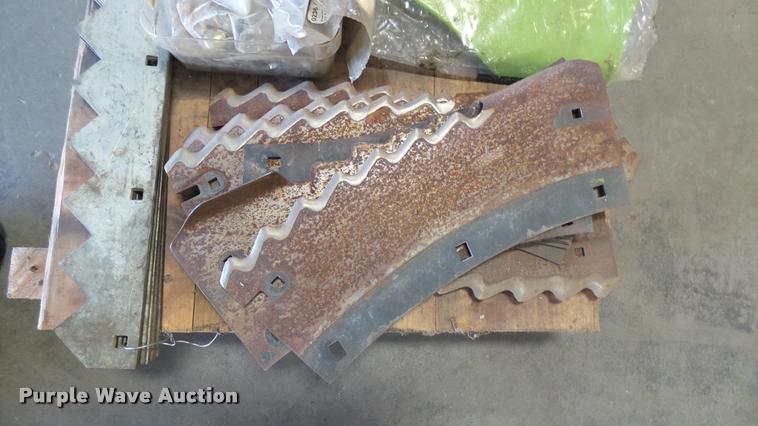 image for item DQ9063 Claas RU direct cut header parts