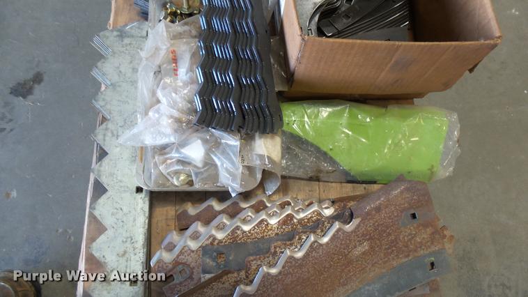 image for item DQ9063 Claas RU direct cut header parts