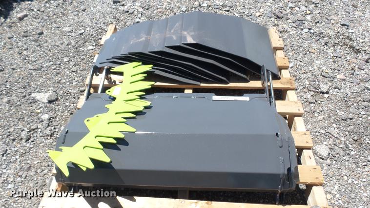 image for item DQ9065 Claas Orbis direct cut header parts