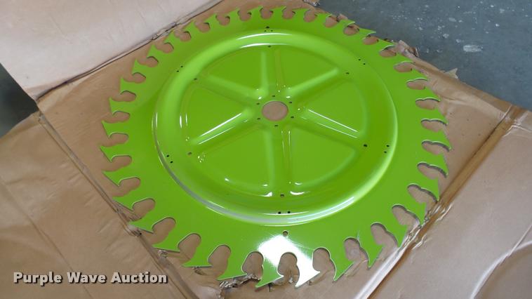 image for item DQ9066 Claas top gathering wheels