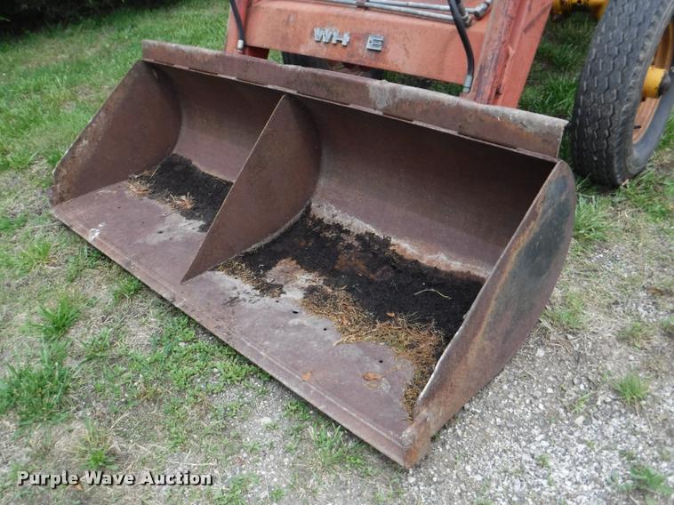 image for item J5690 Minneapolis Moline Super U302 tractor