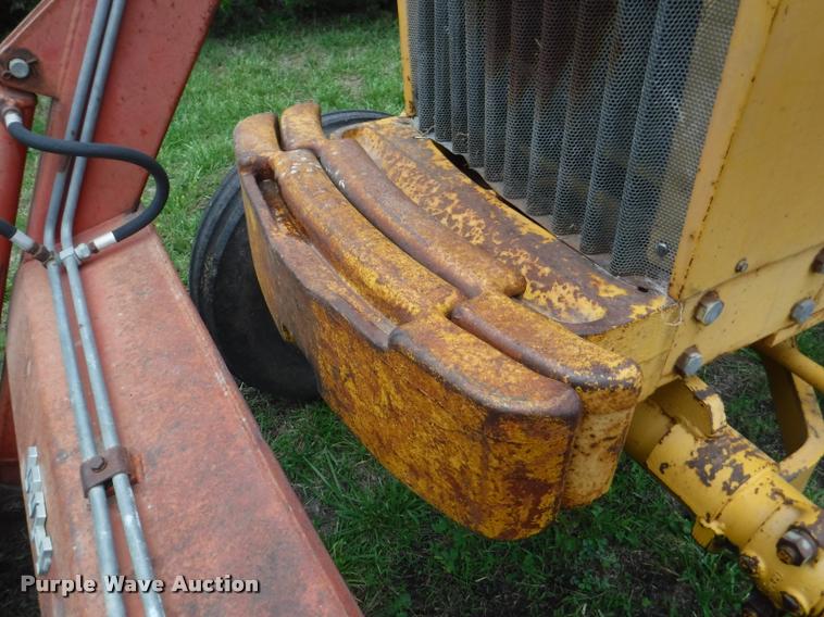 image for item J5690 Minneapolis Moline Super U302 tractor